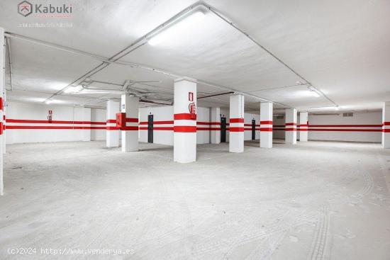 PLAZA DE GARAJE PARA MOTO ZONA HIPERCOR - GRANADA