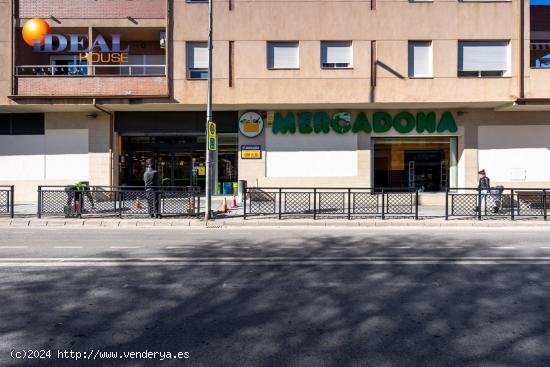 GRAN LOCAL EN LA ENTRADA DE OGIJARES PARA COMENZAR A GENERAR INGRESOS DESDE EL PRIMER DIA - GRANADA