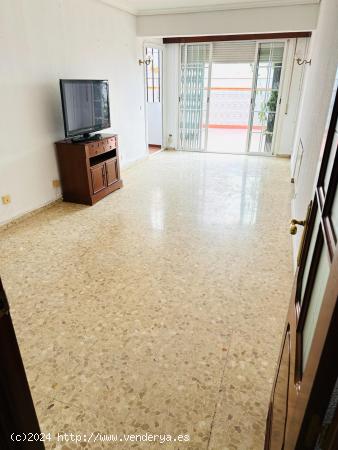 Oportunidad Piso en Colon con 4 dormitorios y 2 baños. Garaje opcional - CORDOBA