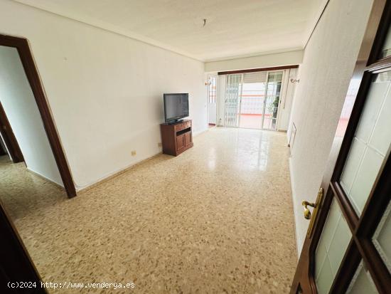 Oportunidad Piso en Colon con 4 dormitorios y 2 baños. Garaje opcional - CORDOBA