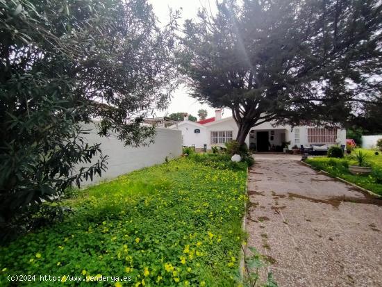  CHALET URBANO DE 207 M2 CON PARCELA DE 920M2 EN LOS GALLOS - CADIZ 