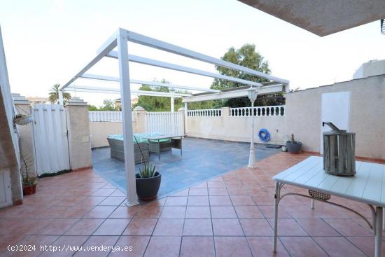 BUNGALOW PLANTA BAJA EN CABO ROIG. 3 DORM. 1 BAÑO. 79 M2 DE PARCELA. - ALICANTE