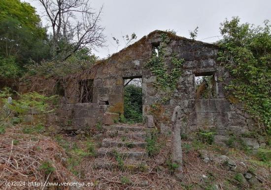  Parcela con Casa en Venta en Gondomar - PONTEVEDRA 