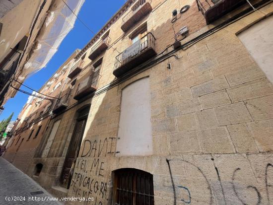 Venta de 3 pisos en el casco histórico de Jaén - JAEN