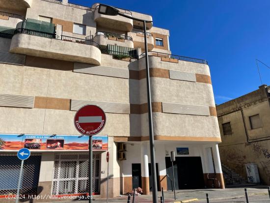 PLAZA DE GARAJE ESTACION AUTOBUSES - PUERTO DE ALGECIRAS - CADIZ