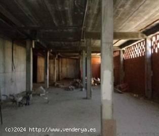 Local en planta baja en bruto en edificio residencial en el centro del pueblo de Colmenarejo - MADRI