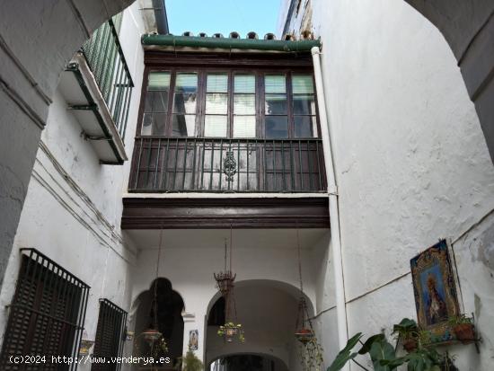 SE VENDE PRECIOSA CASA EN PLENO CENTRO DE JEREZ - CADIZ