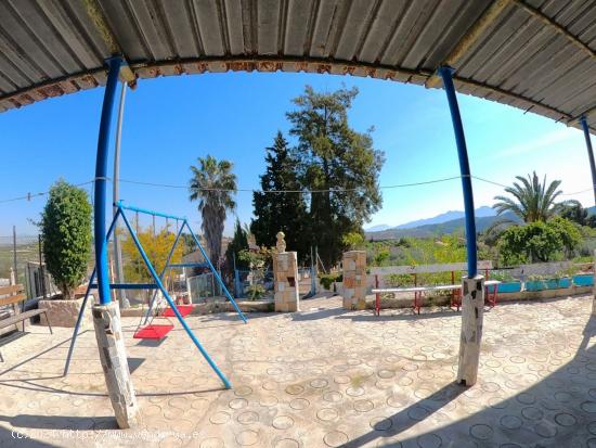 CASA CON TERRENO CON VISTAS AL PANTANO DE SANTOMERA - MURCIA