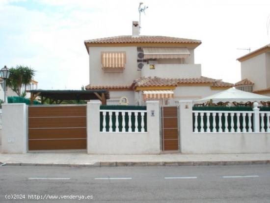  CHALET INDEPENDIENTE - TORRE DEL MORO - ALICANTE 