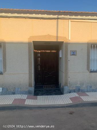 Casa de pueblo con un gran patio y terraza - MURCIA