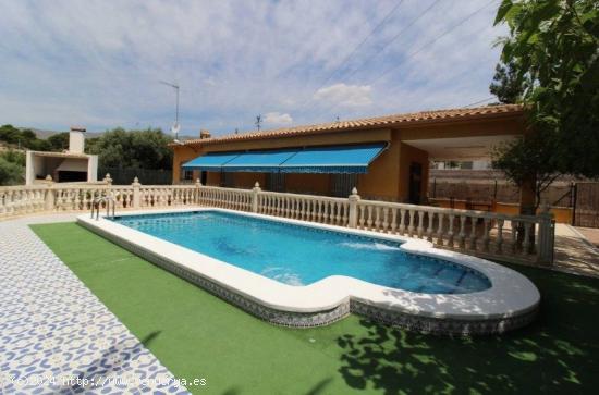 CHALET EN SAN ANTONIO DE LA FLORIDA. PRECIO 237.000-€ - ALICANTE