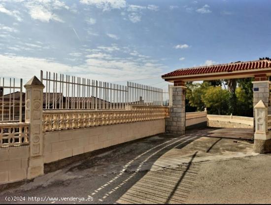 CHALET EN PARTIDA SAN ANTONIO DE LA FLORIDA. Precio 350000 - ALICANTE