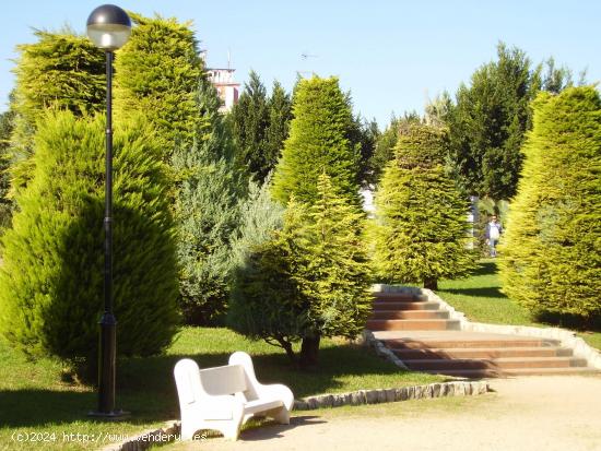 Plaza de garaje doble. Con trastero. - VALENCIA