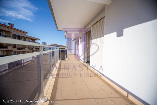 PRECIOSO APARTAMENTO AMPLIO DE 3 DORMITORIOS Y 2 BAÑOS EN PLENO ZONA TURISTICA - TARRAGONA