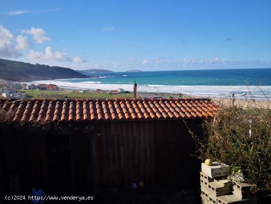 Solar con pequeña vivienda en Razo - A CORUÑA