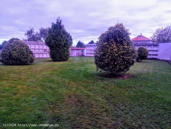 Nichos en Santa Cruz de Mondoi - A CORUÑA