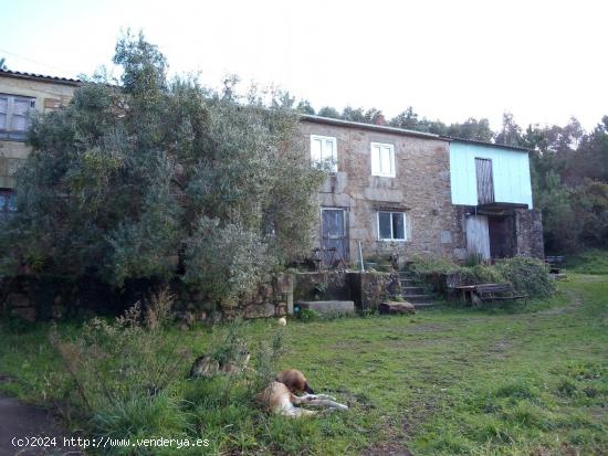  Casa unifamiliar con terreno en Muxía - A CORUÑA 