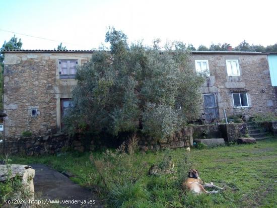 Casa unifamiliar con terreno en Muxía - A CORUÑA