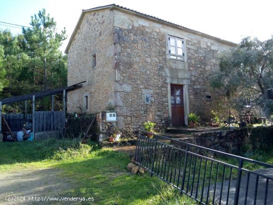 Casa unifamiliar con terreno en Muxía - A CORUÑA