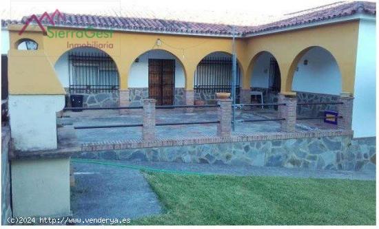 VENTA FINCA RÚSTICA + PISCINA - CADIZ