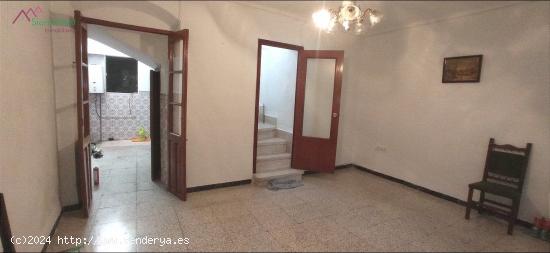 VENTA AMPLIA CASA CON TERRAZA. PRADO DEL REY. - CADIZ