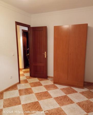 VENTA PISO CON TERRAZA Y TRASTERO - CADIZ