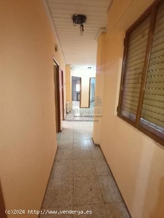 AMPLIA VIVIENDA PARA REFORMAR EN ZONA CENTRO AYUNTAMIENTO ASCENSOR Y PATIO - ALBACETE