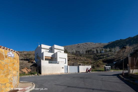  TERRENO URBANO EN ALFACAR - GRANADA 