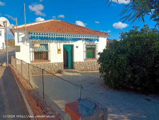  ESTUPENDA CASA  Y PARCELA EDIFICABLE A MINUTOS DEL  PASEO MARITIMO DE TORRE DE BENAGALBÓN. - MALAGA 