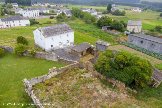 Casa de piedra con terreno en el pueblecito de Barreiros. - LUGO