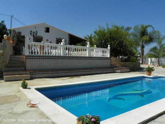  Finca de estilo rustico a tan solo 5 minutos de Alhaurin el Grande. - MALAGA 