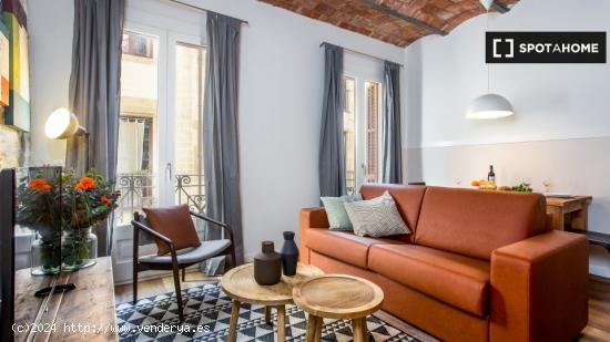 Apartamento entero de 2 dormitorios en Barcelona. - BARCELONA