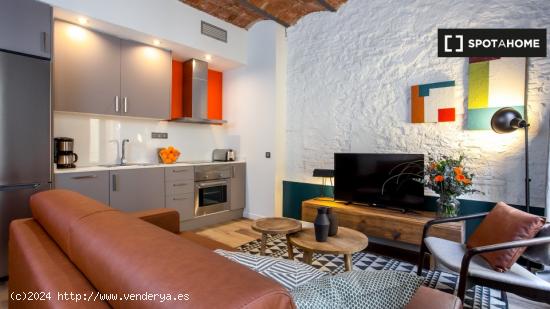 Apartamento entero de 2 dormitorios en Barcelona. - BARCELONA