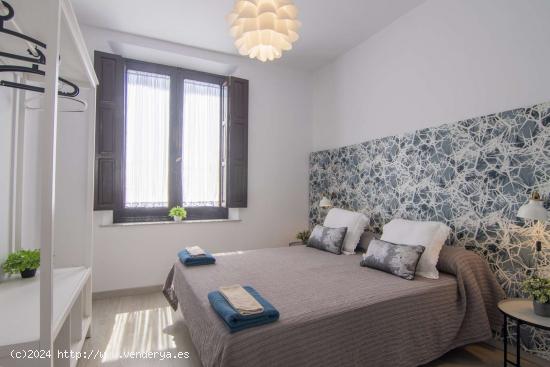 ¡Apartamento de 1 dormitorio en alquiler en el centro de Granada! - GRANADA