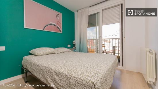 ¡Se alquilan habitaciones en un apartamento de 5 habitaciones en Valencia! - VALENCIA