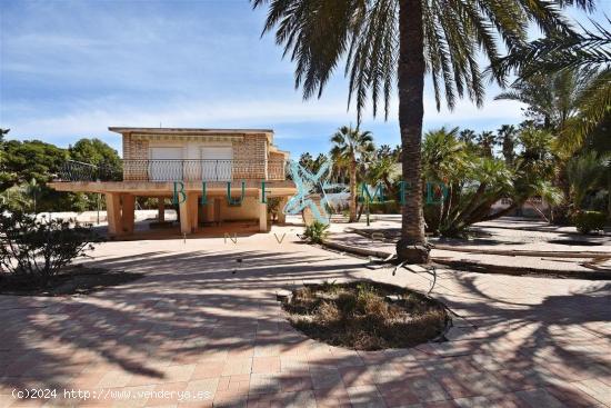 CHALET EN SEGUNDA LÍNEA DE PLAYA EN LA AZOHÍA - MURCIA