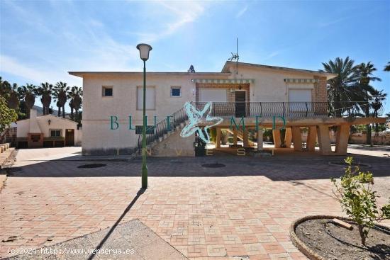 CHALET EN SEGUNDA LÍNEA DE PLAYA EN LA AZOHÍA - MURCIA