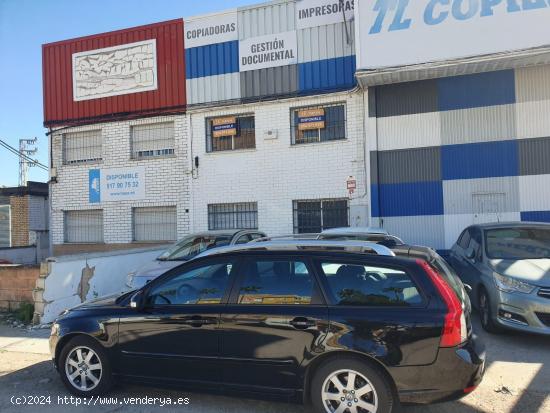 ALQUILER DE NAVE FACHADA A CARRETERA - SEVILLA