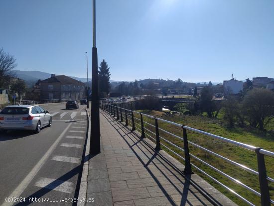  Terreno urbano para hacer dos edificios en Tui - PONTEVEDRA 