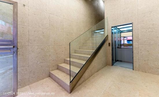 Vivienda de 5 habitaciones en la Calle Serrano, plaza de garaje. - SANTA CRUZ DE TENERIFE