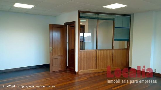 Amplia oficina profesional de 95m² en Santander