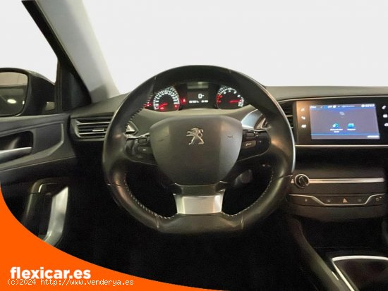 Peugeot 308 5p Allure 1.2 PureTech 96KW (130CV) S&S - Esplugues de Llobregat