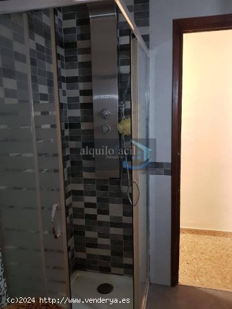 Se alquilan 2 habitaciones para estudiantes/ Torres Quevedo/4 dormitorios/2 baños/ 300 € todo inc