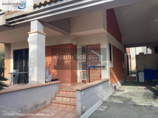 Alquilofacil-murcia alquila este estupendo chalet en la zona de la ñora en 1300€