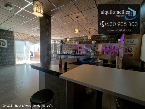 SE TRASPASA PUB EN CAMPOLLANO DE 190 METROS POR 45000€