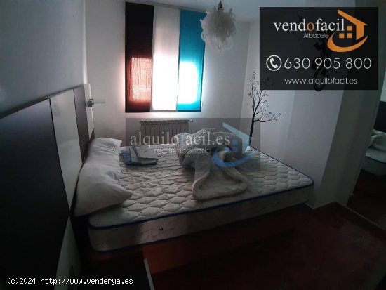 SE VENDE ATICO + GARAJE DE 2 DORMITORIOS Y TERRAZA 65 METROS POR 179000€