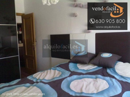 SE VENDE ATICO + GARAJE DE 2 DORMITORIOS Y TERRAZA 65 METROS POR 179000€