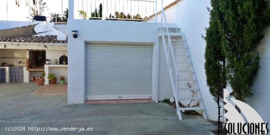 Oportunidad! Chalet pareado con amplia parcela y zona de BBQ privada en Urb. Bello Horizonte.