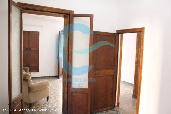 Se vende extensa planta baja en Santa Catalina