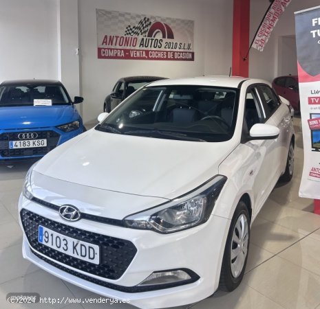  Hyundai i20 1200 85 CV ESSENCE de 2017 con 106.741 Km por 9.900 EUR. en Tenerife 